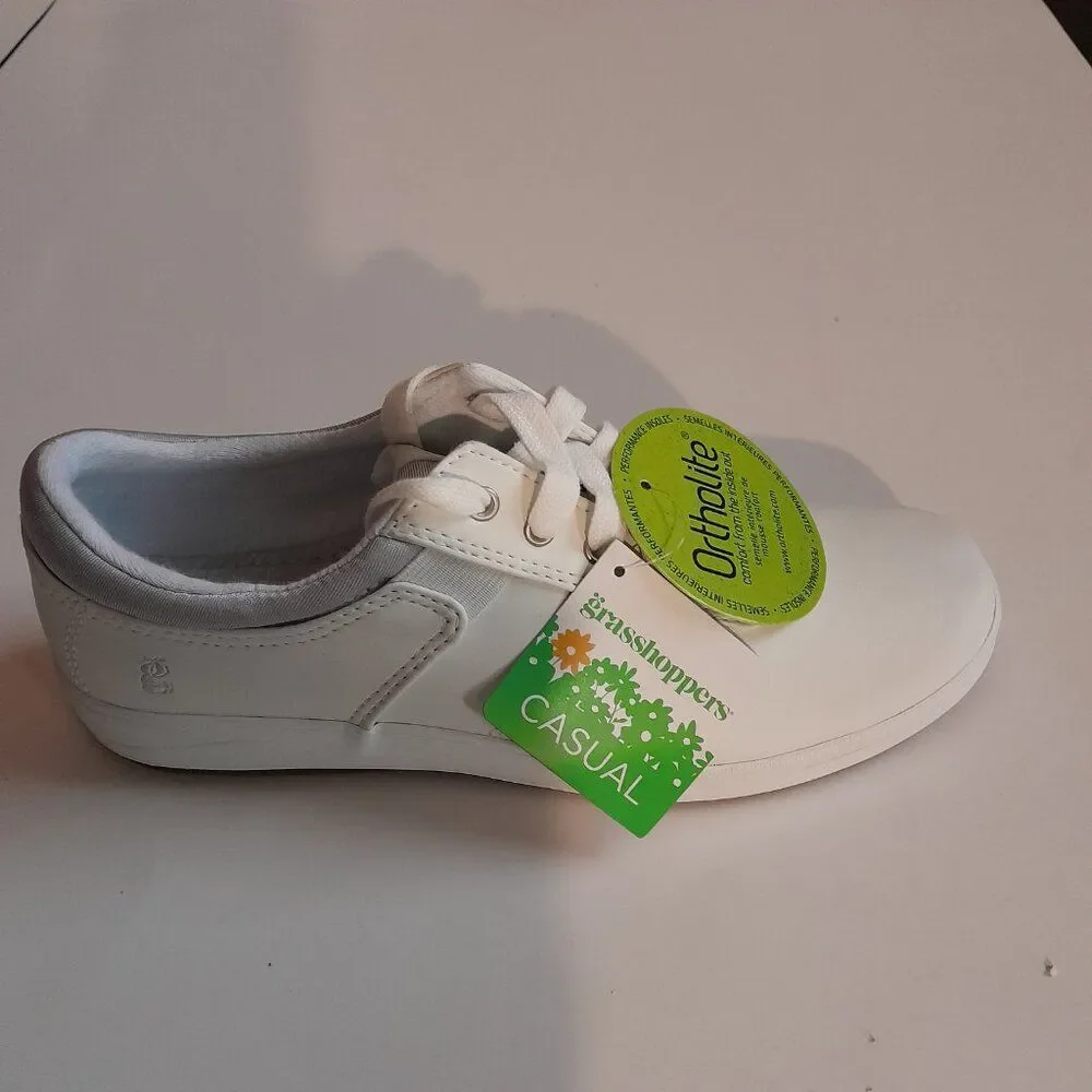 Universal Thread Canvas Tennis Shoes White Molly Size 6 Women’s NWT